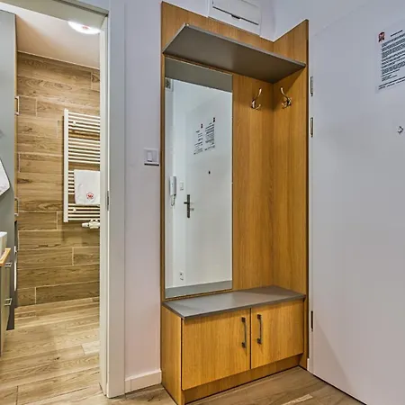 5d Fredry 2/47 Apartamento *